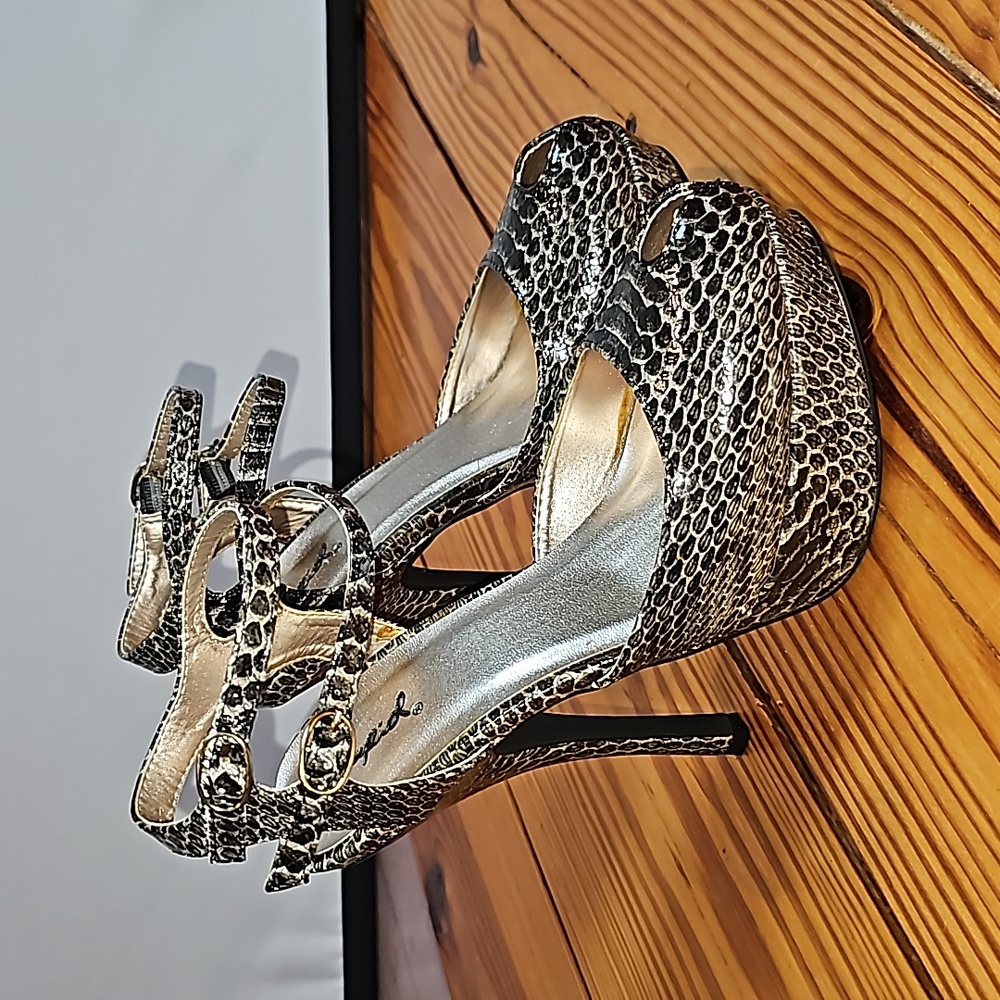 Women's Size 7, Peeptoe Platform Heel, Black & Gray Snakeskin